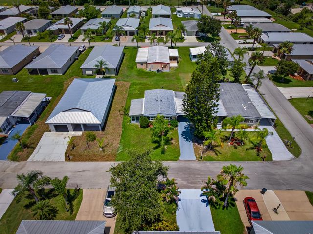 48 Florida Way, Port St. Lucie, FL 34952