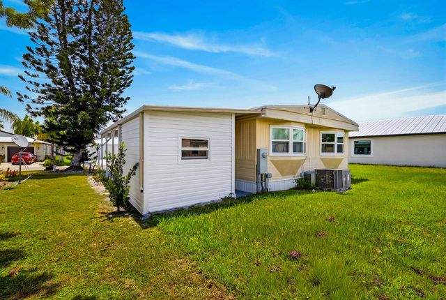 48 Florida Way, Port St. Lucie, FL 34952