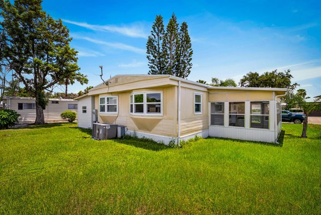 48 Florida Way, Port St. Lucie, FL 34952