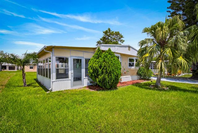 48 Florida Way, Port St. Lucie, FL 34952