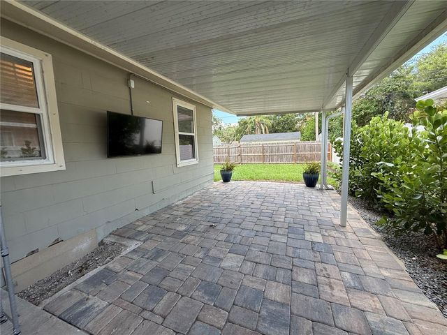 3833 IRIS STREET N, St Petersburg, FL 33703