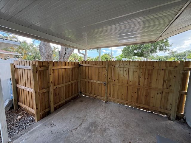 3833 IRIS STREET N, St Petersburg, FL 33703