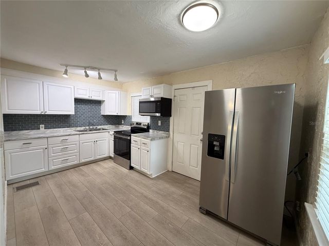 3833 IRIS STREET N, St Petersburg, FL 33703