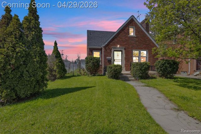 5903 Somerset Avenue, Detroit, MI 48224