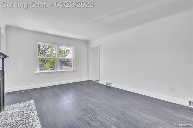 5903 Somerset Avenue, Detroit, MI 48224