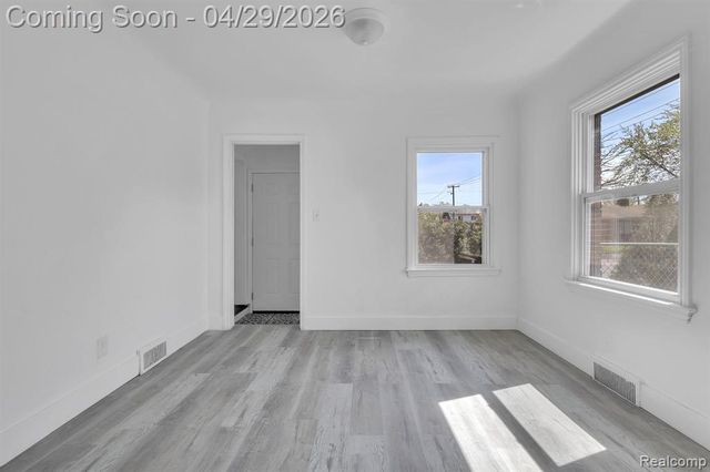 5903 Somerset Avenue, Detroit, MI 48224