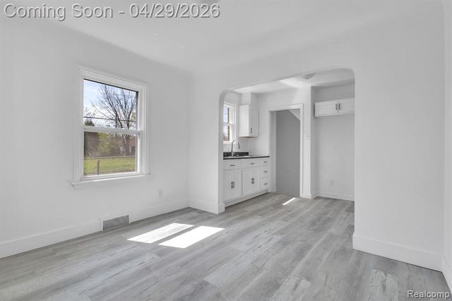 5903 Somerset Avenue, Detroit, MI 48224