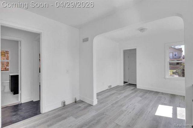 5903 Somerset Avenue, Detroit, MI 48224