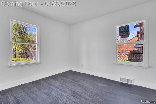 5903 Somerset Avenue, Detroit, MI 48224