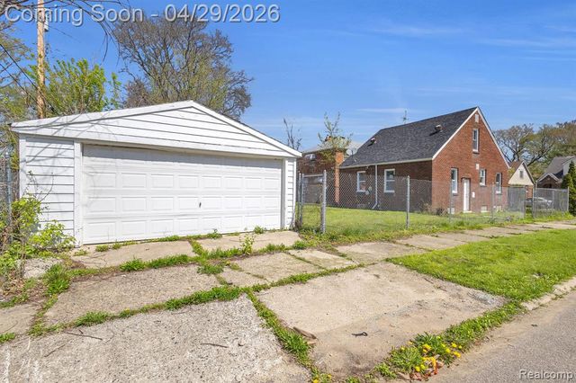 5903 Somerset Avenue, Detroit, MI 48224