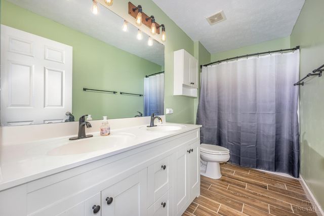 345 Countryside Drive, Lebanon, OH 45036