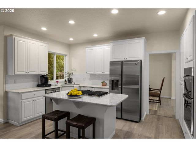 15820 Sw FLAGSTONE Dr, Beaverton, OR 97007