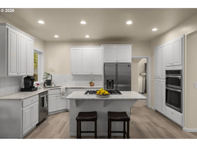 15820 Sw FLAGSTONE Dr, Beaverton, OR 97007