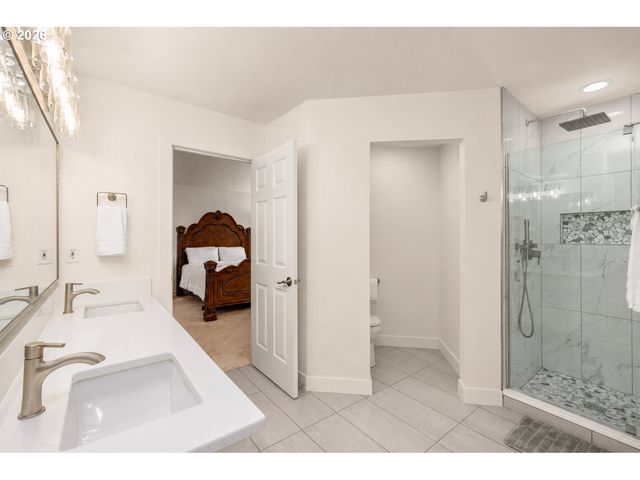 15820 Sw FLAGSTONE Dr, Beaverton, OR 97007