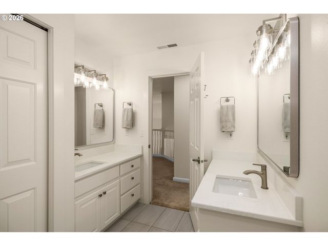 15820 Sw FLAGSTONE Dr, Beaverton, OR 97007