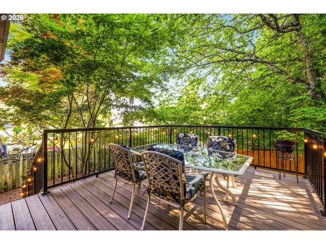15820 Sw FLAGSTONE Dr, Beaverton, OR 97007