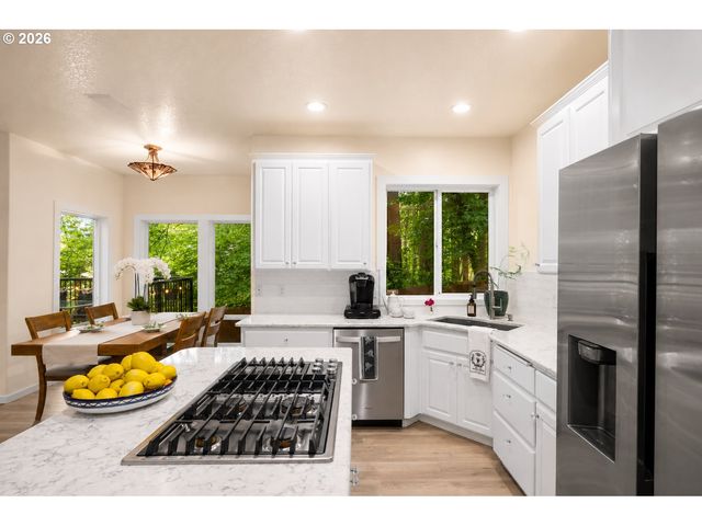 15820 Sw FLAGSTONE Dr, Beaverton, OR 97007