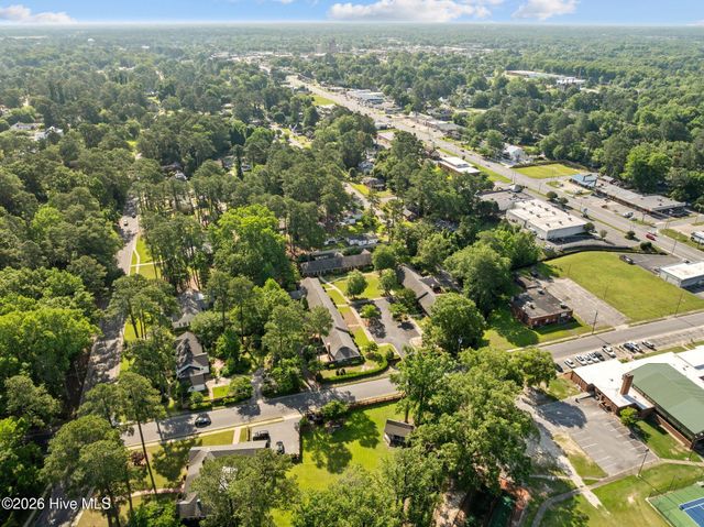 809 Greenbriar Road, Kinston, NC 28501