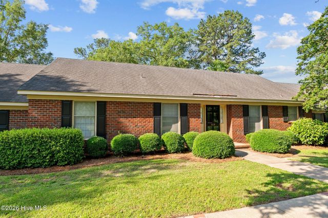 809 Greenbriar Road, Kinston, NC 28501