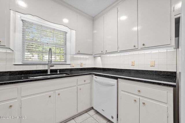 809 Greenbriar Road, Kinston, NC 28501