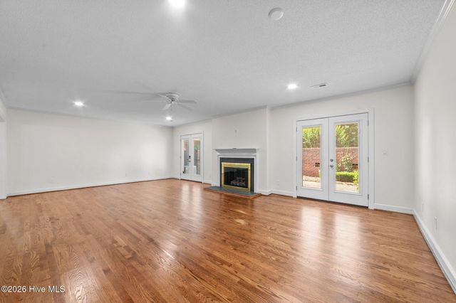 809 Greenbriar Road, Kinston, NC 28501