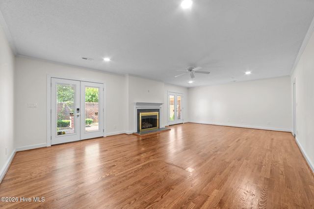 809 Greenbriar Road, Kinston, NC 28501