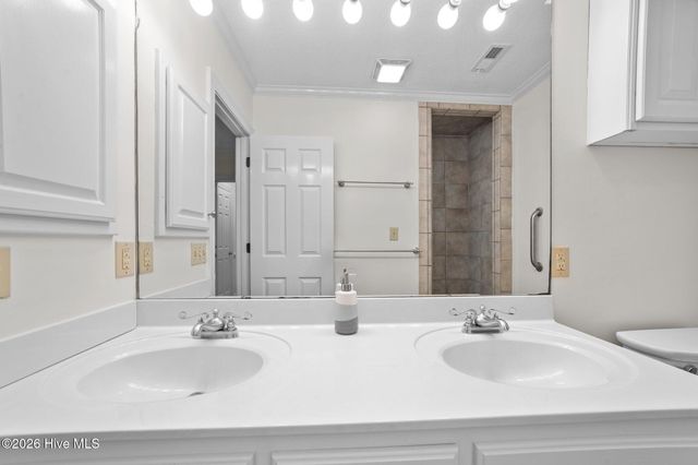 809 Greenbriar Road, Kinston, NC 28501