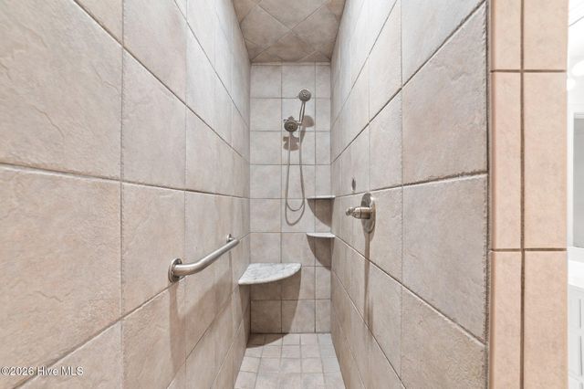 809 Greenbriar Road, Kinston, NC 28501