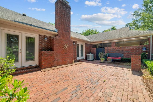 809 Greenbriar Road, Kinston, NC 28501