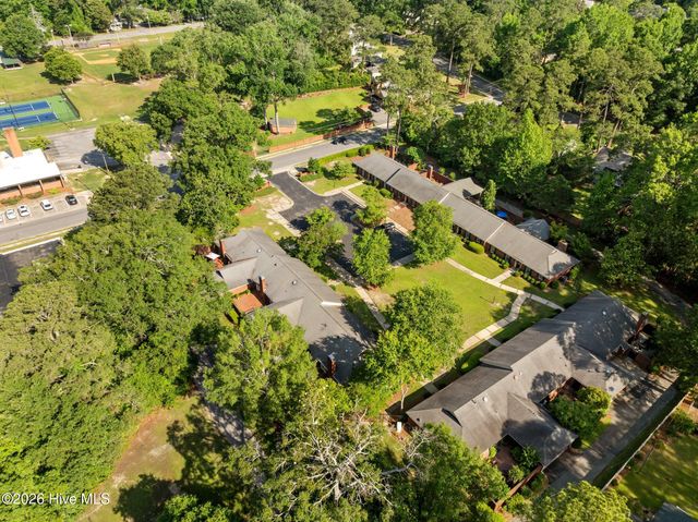 809 Greenbriar Road, Kinston, NC 28501