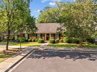 809 Greenbriar Road, Kinston, NC 28501