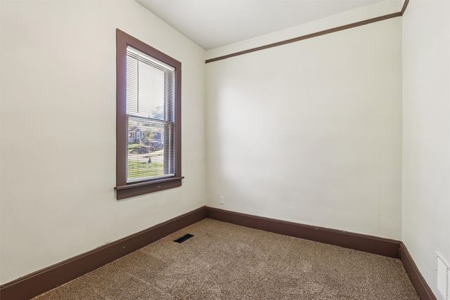 1925 Francis Avenue, Des Moines, IA 50314