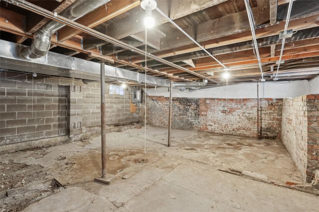 1925 Francis Avenue, Des Moines, IA 50314