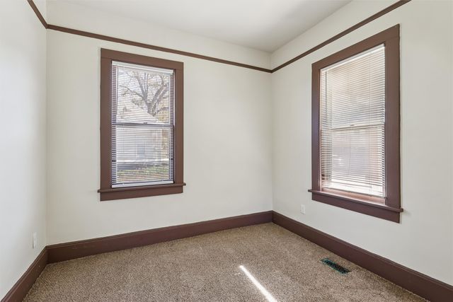 1925 Francis Avenue, Des Moines, IA 50314