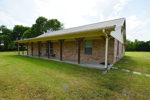 5913 Farm Road 1528, Klondike, TX 75448