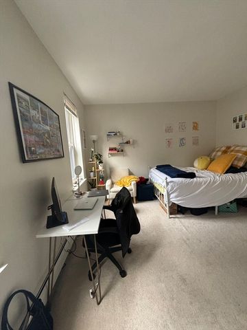 172 Salem St 2, Boston, MA 02113