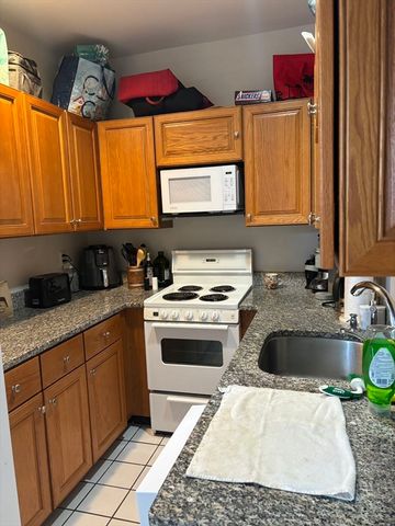 172 Salem St 2, Boston, MA 02113