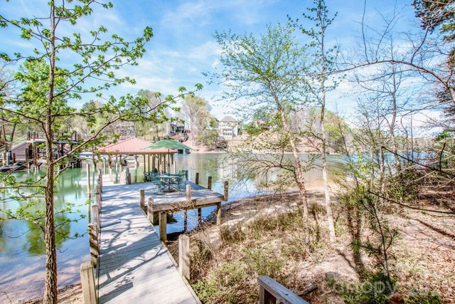 125 Melrose Lane, Mooresville, NC 28117