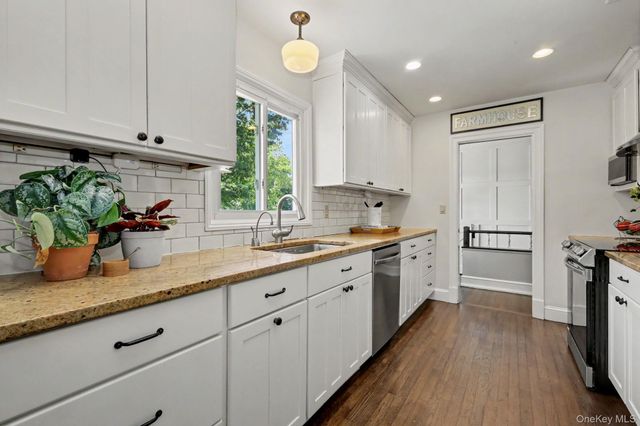 10 Apple Tree Lane, Pound Ridge, NY 10576