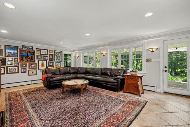 10 Apple Tree Lane, Pound Ridge, NY 10576