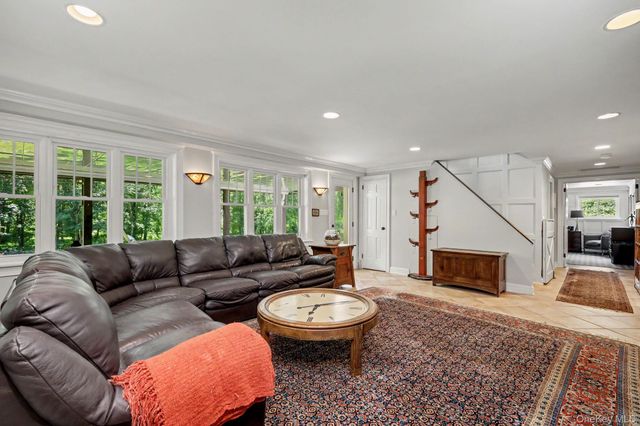 10 Apple Tree Lane, Pound Ridge, NY 10576