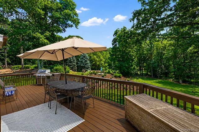 10 Apple Tree Lane, Pound Ridge, NY 10576