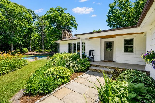 10 Apple Tree Lane, Pound Ridge, NY 10576
