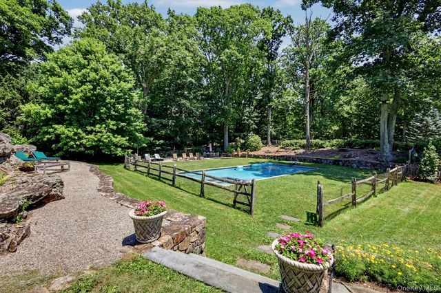 10 Apple Tree Lane, Pound Ridge, NY 10576