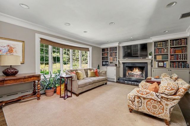 10 Apple Tree Lane, Pound Ridge, NY 10576