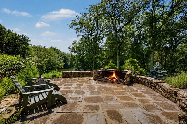 10 Apple Tree Lane, Pound Ridge, NY 10576