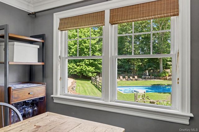 10 Apple Tree Lane, Pound Ridge, NY 10576