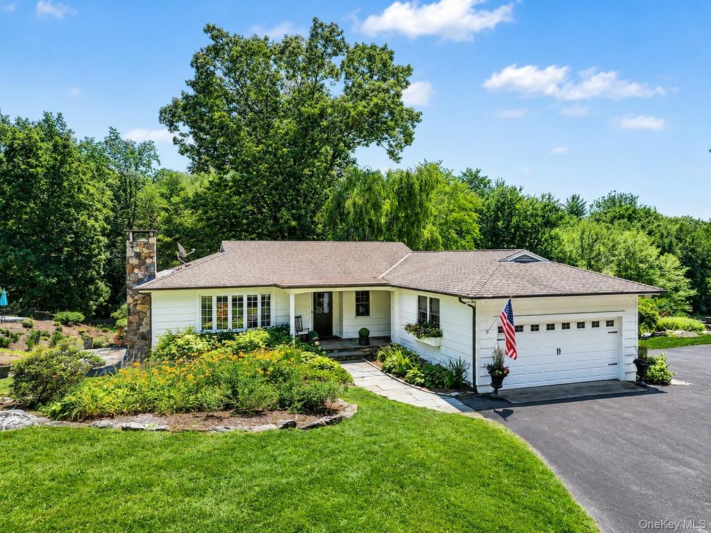 10 Apple Tree Lane, Pound Ridge, NY 10576