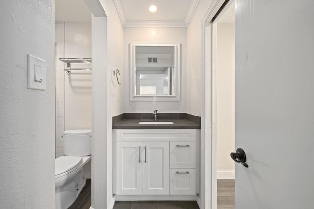 200 Elm Street 107, San Mateo, CA 94401