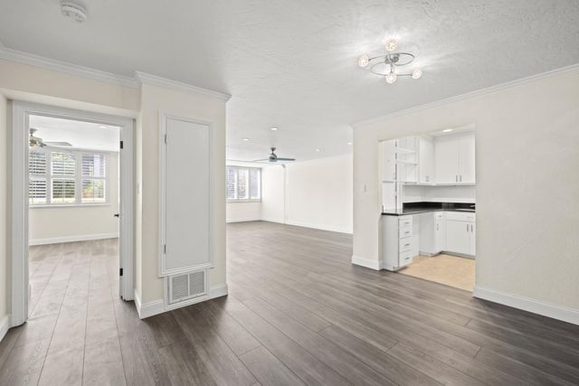 200 Elm Street 107, San Mateo, CA 94401